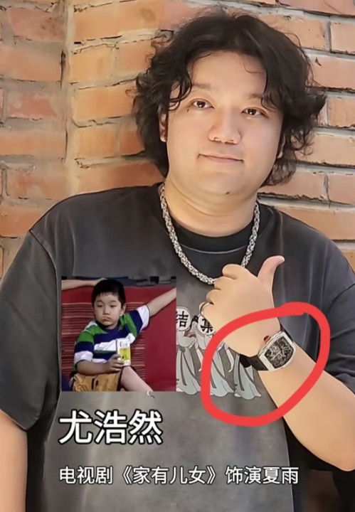 查了一下《家有儿女》的小雨真是不查不知道，一查跪了。“小雨”一点也不可怜