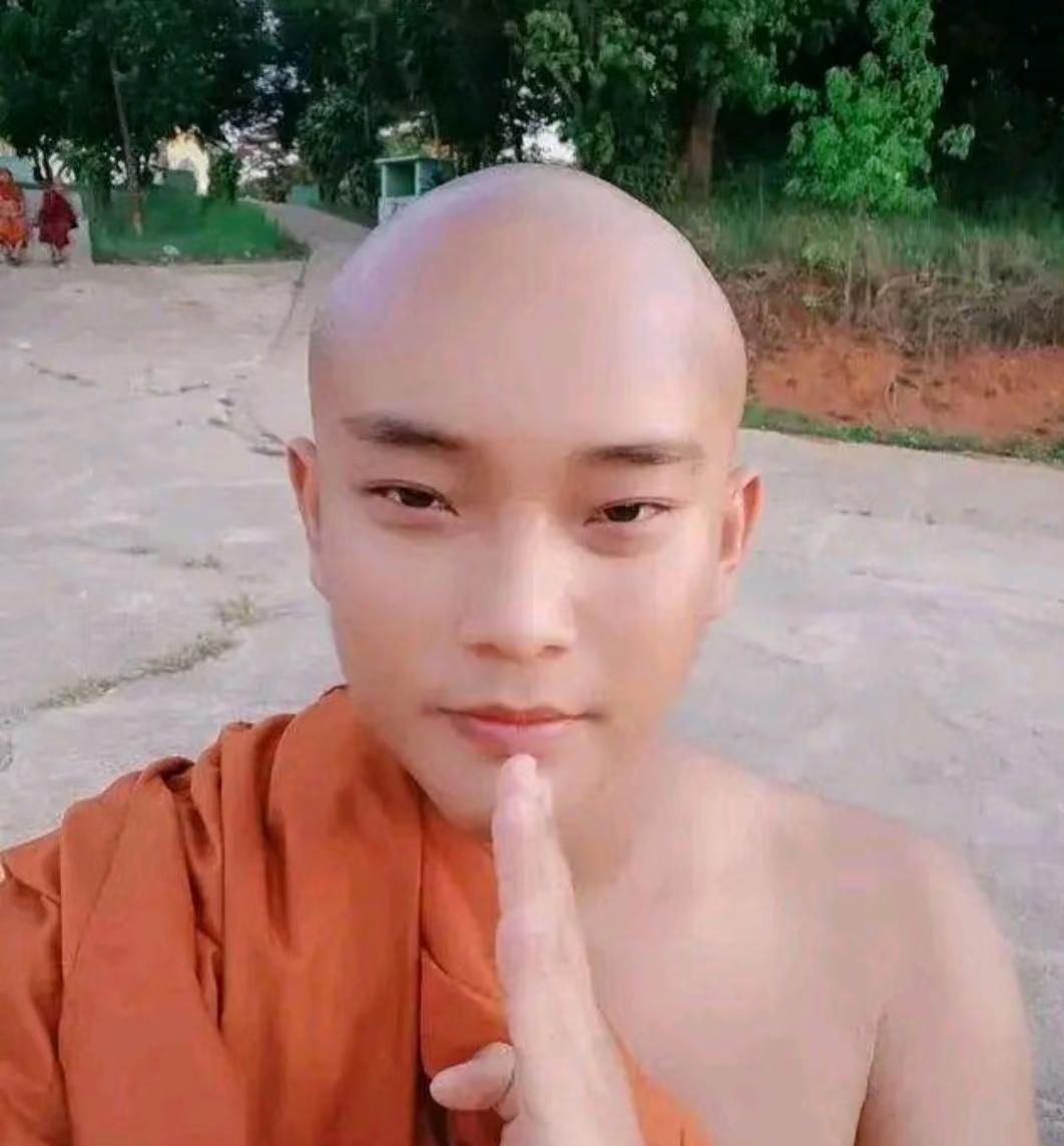 据传白应苍2023年年底被通缉前还在老街寺庙剃度修行一周左右，本想消业障、起鸿运