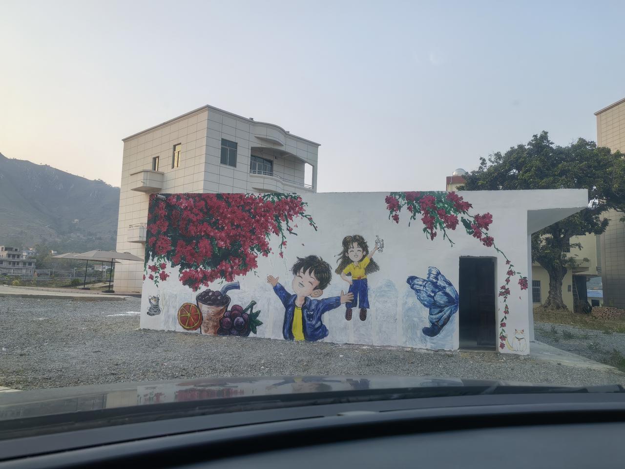 今年冬天的不同今年冬天，我在罗定。岭南的冬素来矜持，但故乡的冷是具体的——它