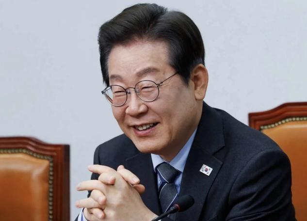 见高市早苗不是中国对手，美国要推另一亚洲强国出来，比日本还猛。美国还是不老实，眼