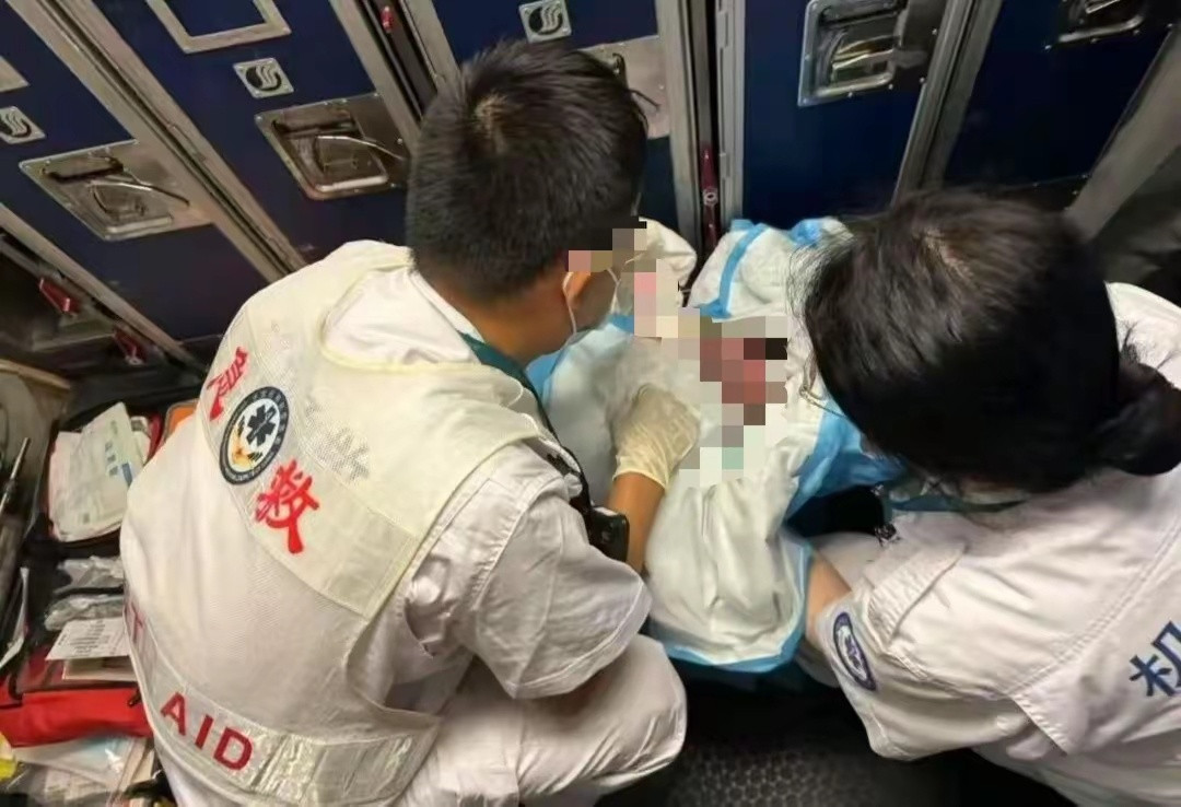 官方呼吁不要对16岁产妇二次伤害大家都在说这孩子，觉得最大的责任在女孩的父母，
