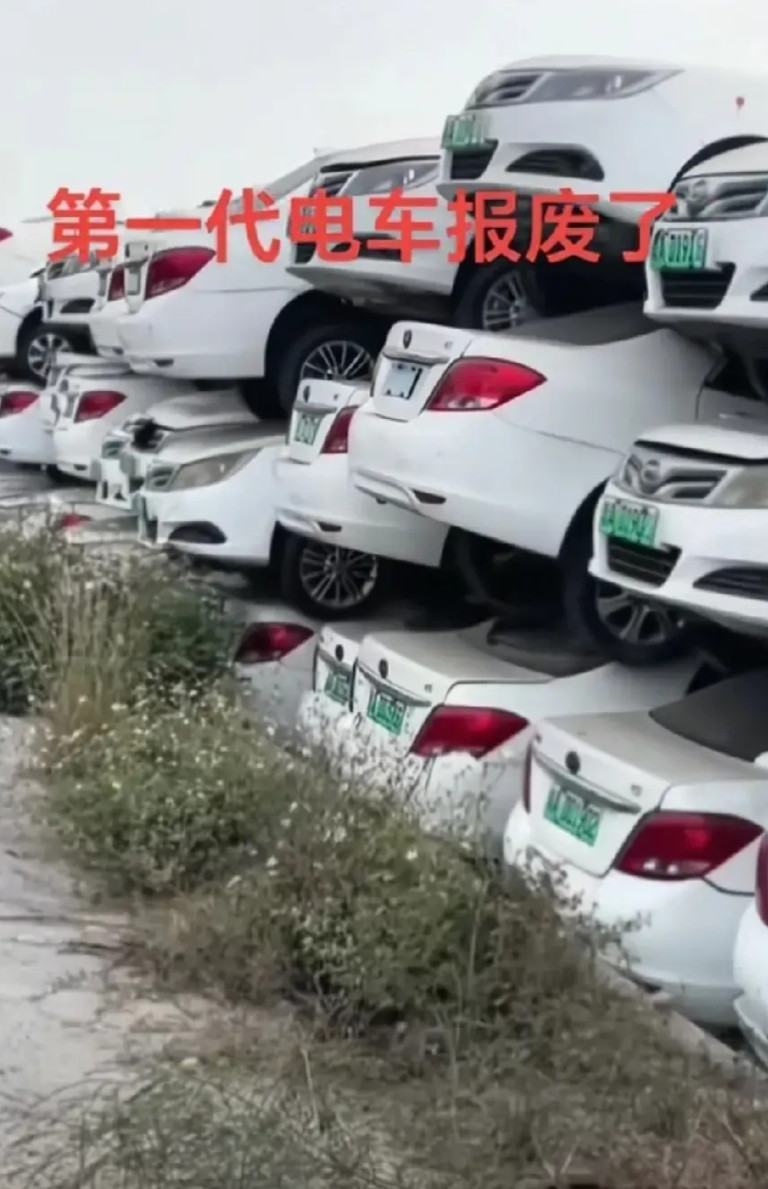 电车最大的隐患是电控。所有电控都有失控的风险，包括油车。油车怠速不稳都听过吧？但