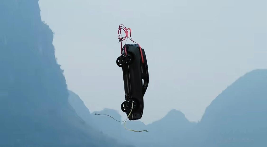 现在车圈太卷了，产品有实力还不够，宣传上也得绞尽脑汁的要破圈。