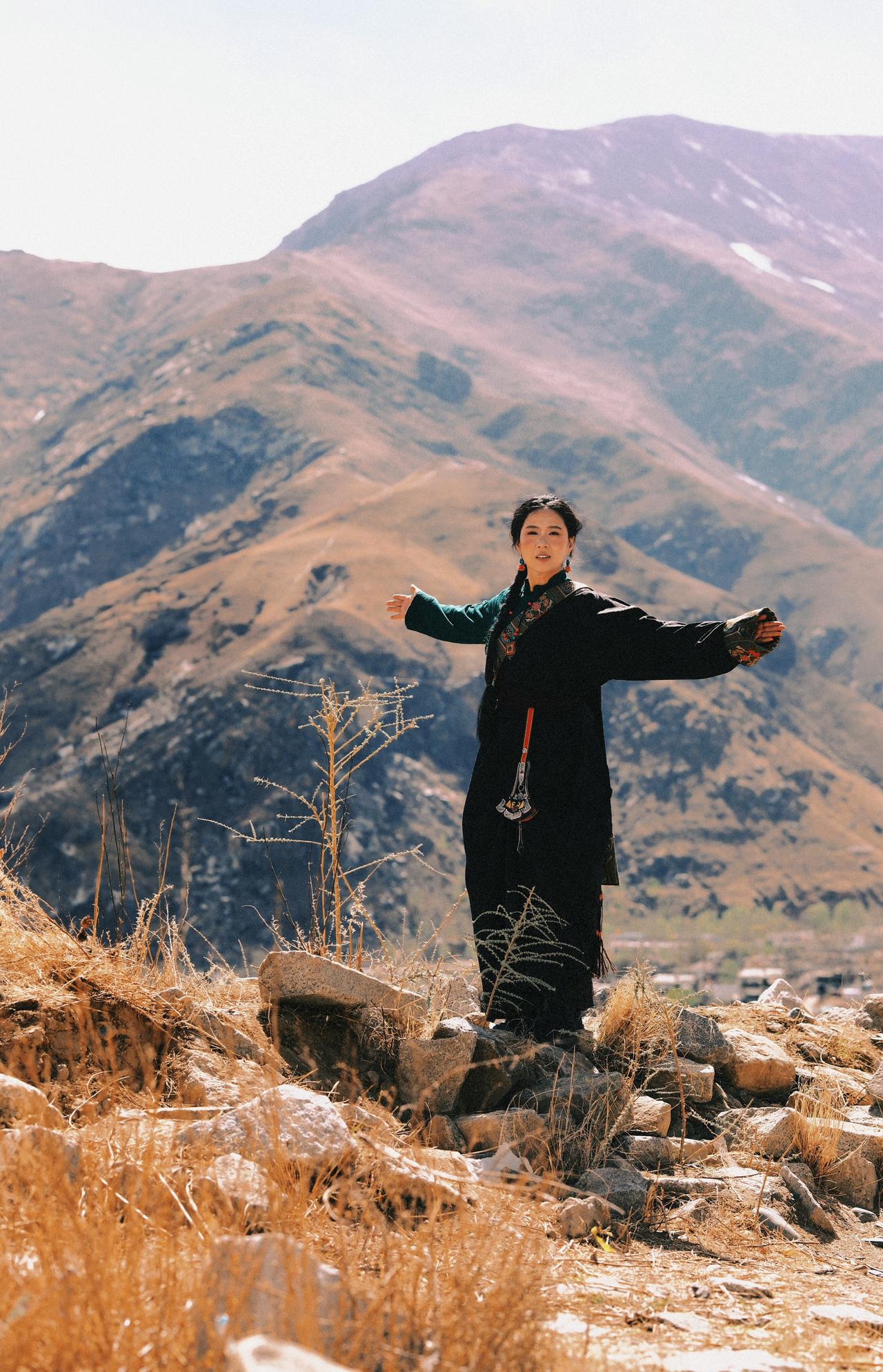 色拉寺跟拍，真的爱上了色拉寺的光影。谁懂啊！来拉萨跟拍色拉寺，本是奔着辩经的