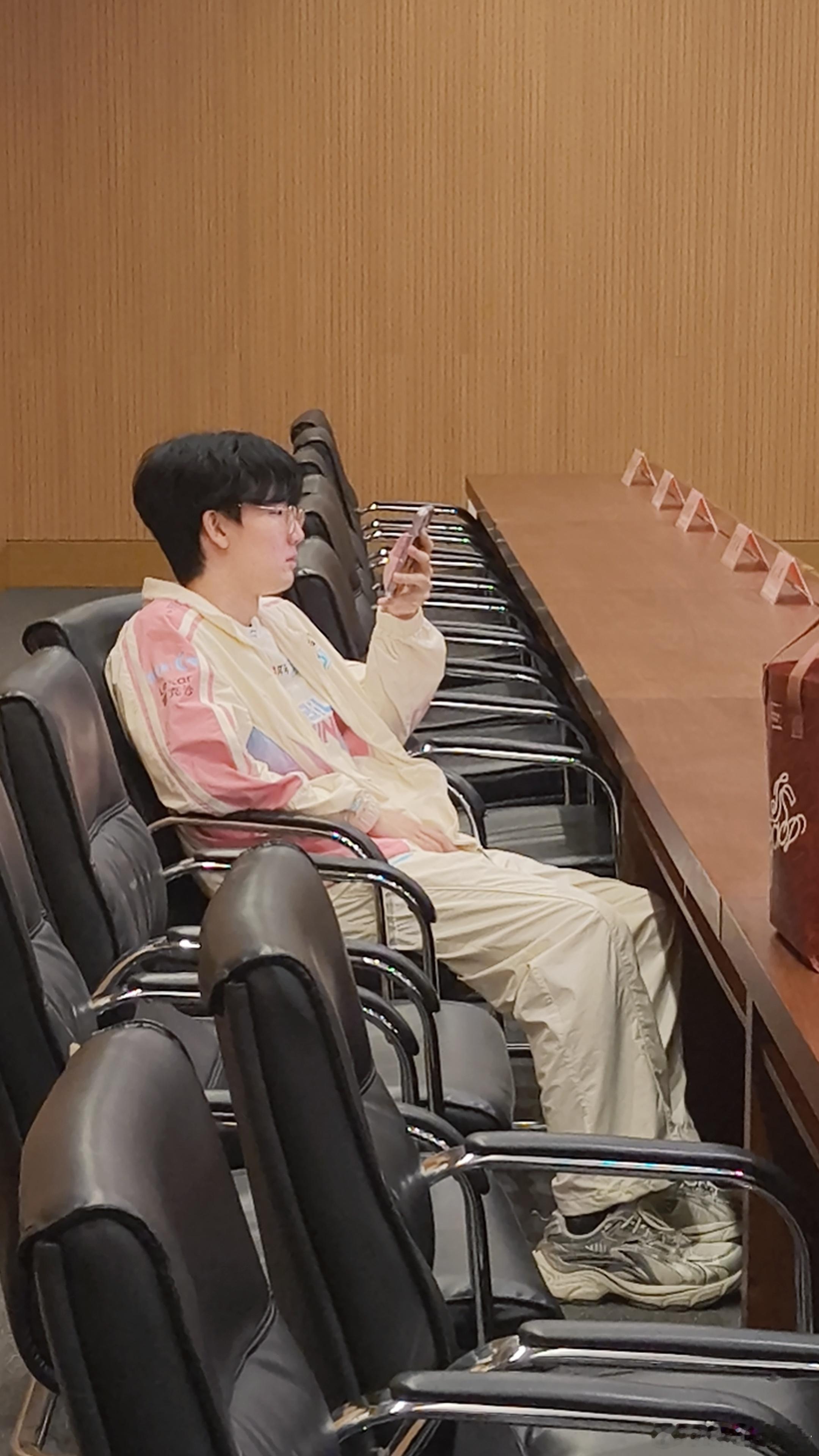Viper等待专访中：让我看看谁在网上夸我（bushiBLG战胜ALblg对战a