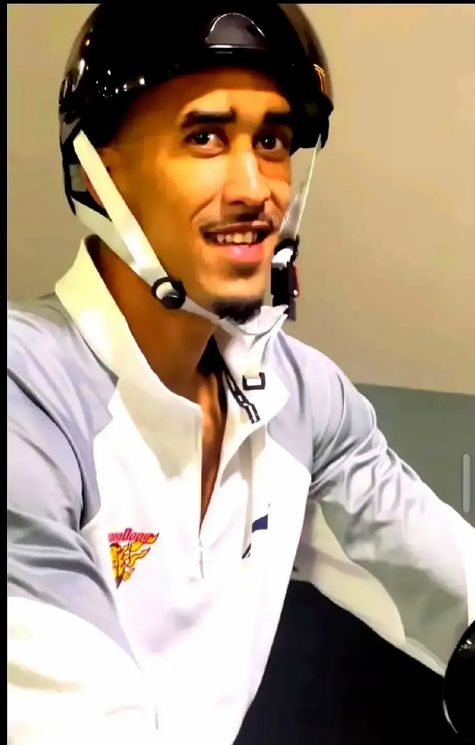 宏远新外援落地广州，倒完时差第一件事不是去逛珠江新城，而是揣着手机导航...