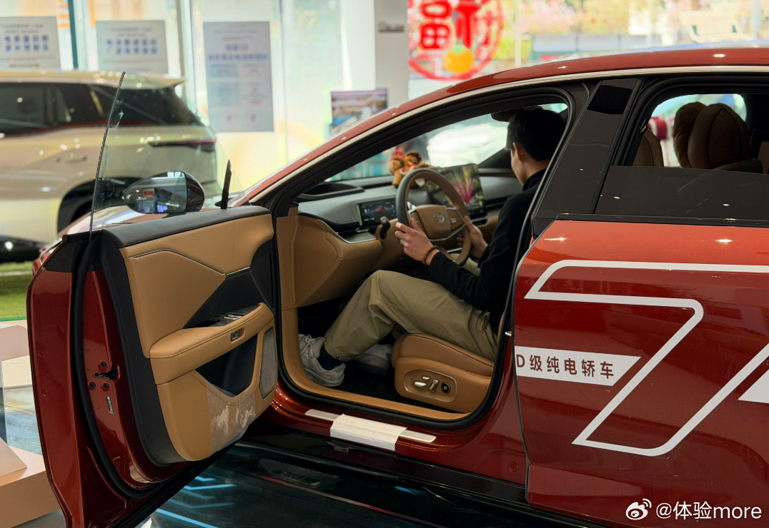 铂智7首测后收获了不少好评，月初公布预售价的时候就挺让人意外的，15万买鸿蒙座舱