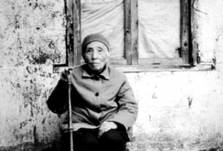 比刘文彩小二十六岁的五姨太，到了2003年依然回忆着这位四川大地主的“老头子”