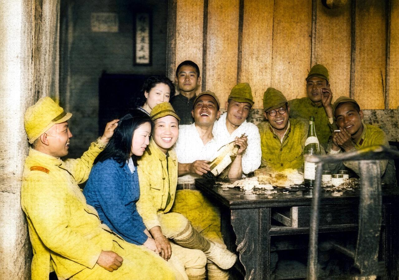 日本侵华时期，在中国江南沦陷区，数名日军士兵在据点内饮酒聚餐，并强迫一名中国女子