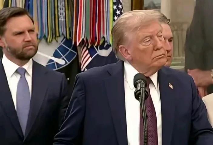 被问是否考虑取消对印度征收的一些关税，特朗普回答说，“不，我们与印度的关系很好，