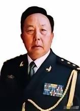 何其宗，1943年3月生，四川营山人，1961年8月参加中国人民解放军，1965