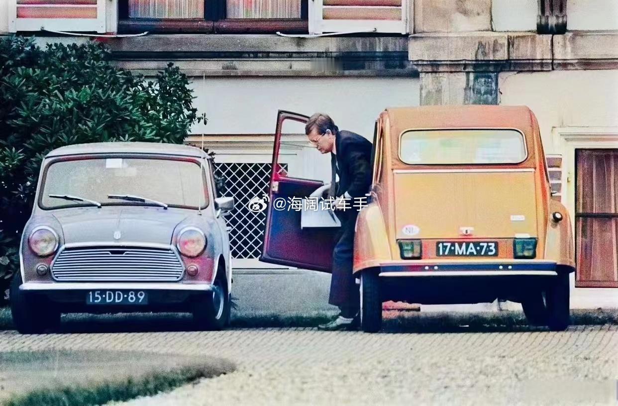 这一对古董车现在还能卖多少钱啊？？？海阔试车超话