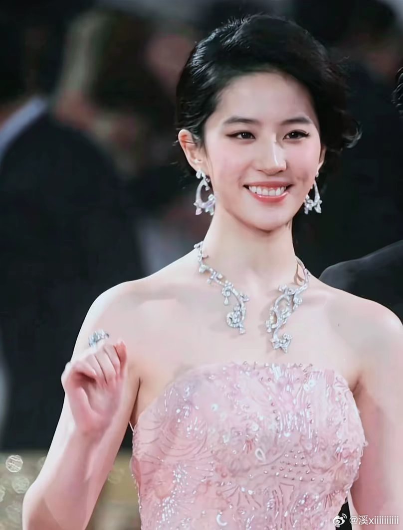 #刘亦菲#怎么会有人可以长得那么美不愧是神仙姐姐​