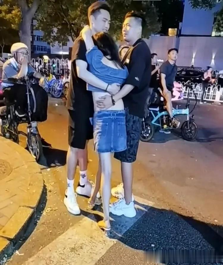 这两个男的最后会不会娶这个女的当媳妇？