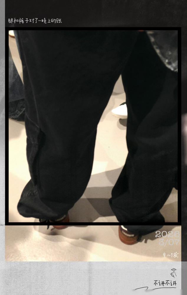 王一博在巴黎那个满脸浮肿、头发凌乱的造型，差点让他的商业价值被舆论生吞活剥。路人