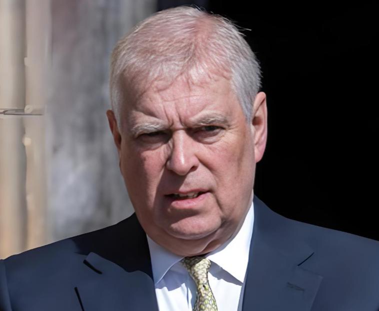 据英国《每日邮报》2月15日报道称，英国王室安德鲁王子泄露秘密，说他与爱泼