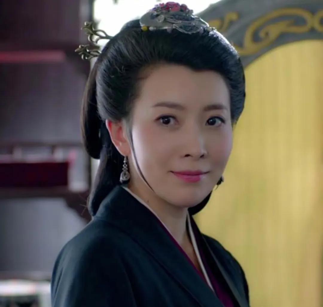 刷到有人问《琅琊榜》里太后为啥非要给莅阳公主喝“情丝绕”，直接赐婚不行吗？这波操