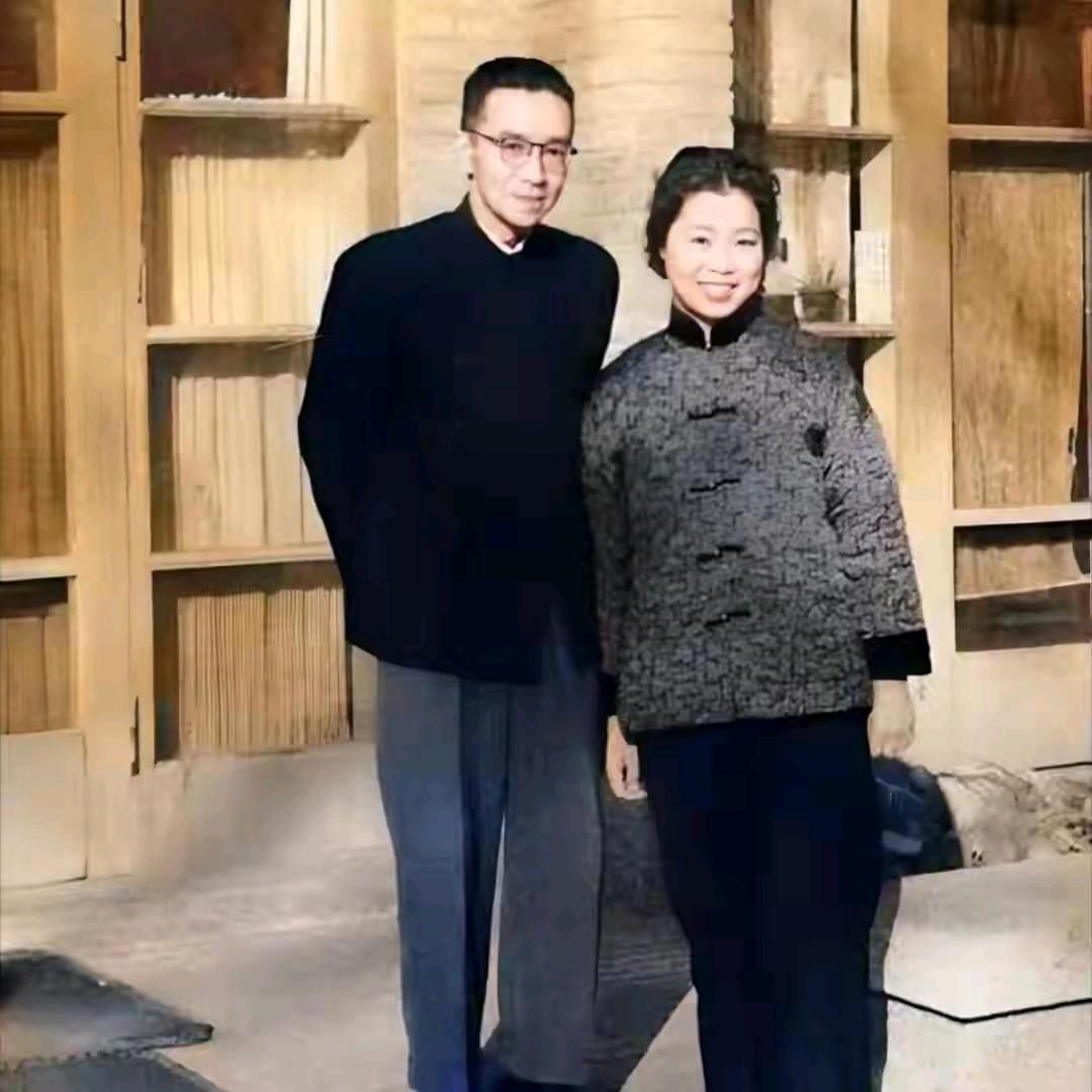 1962年，61岁的梁思成，迎娶小自己27岁的助手林洙。新婚夜，梁思成对林洙说：