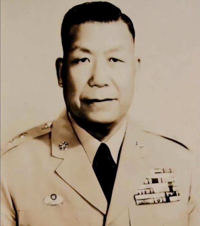 1949年，蒋介石调来2万吨炸药，命令手下炸平青岛。水厂、电厂、码头、纺织厂，