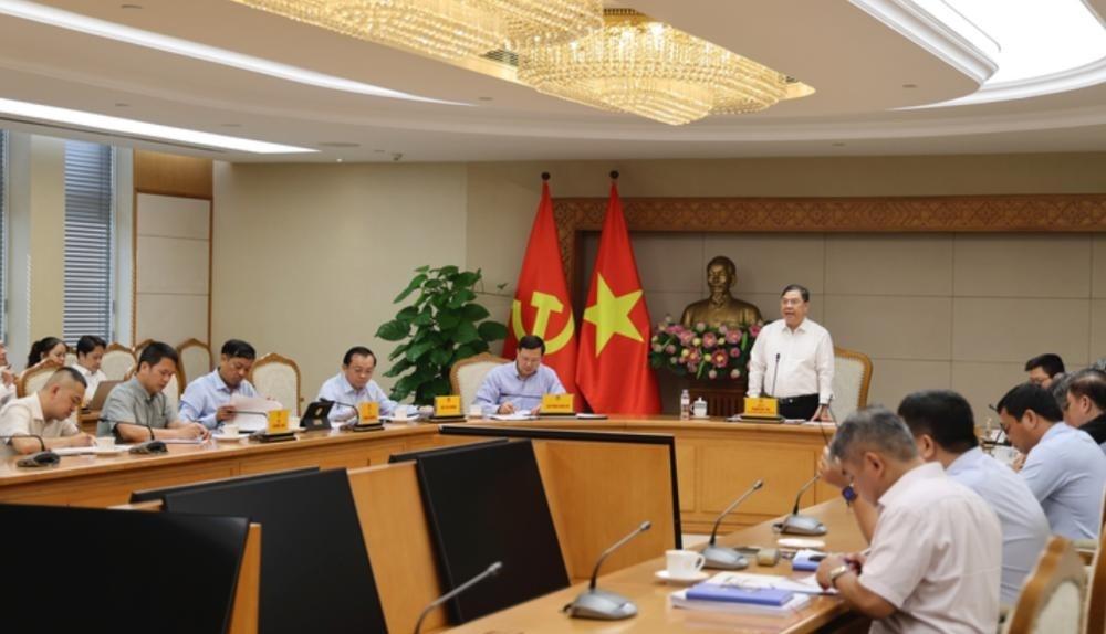 中国能卖电给越南，为啥不直接拉根线给朝鲜？说白了，不是不想帮，是这电送不过去。朝