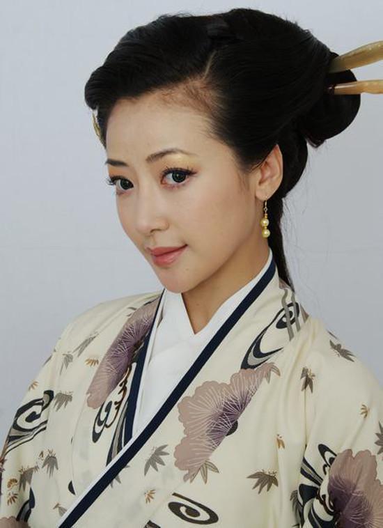 西汉的吕后和秦国的芈月，这两位历史上真正掌控过帝国的女人，到底谁更厉害？先说