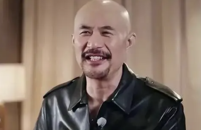 徐锦江谈生死淡然，背后是拍风月片的心酸过往与抑郁症困扰