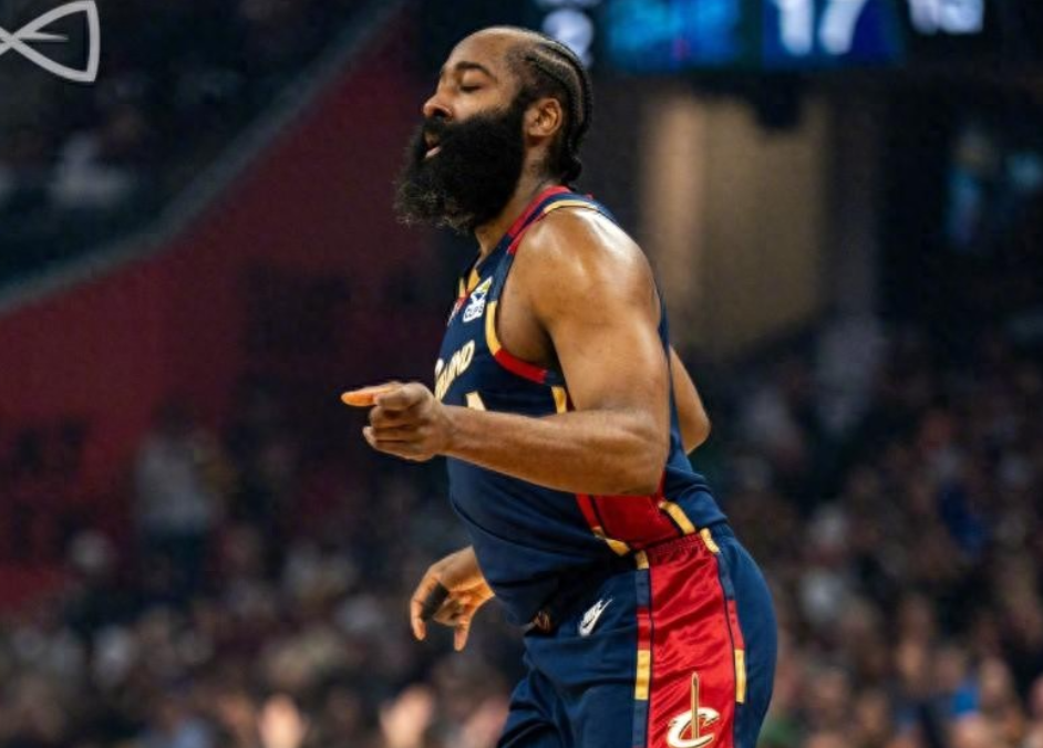 不用苛责任何人，骑士歇大了，本场对战凯尔特人三分失常上半场看了绿凯各种失误，