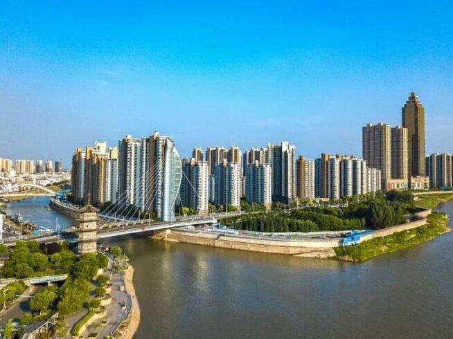 谁再说三线城市没前途，就把这篇芜湖拍他脸上这个三线小城，要造反。芜湖，一个把