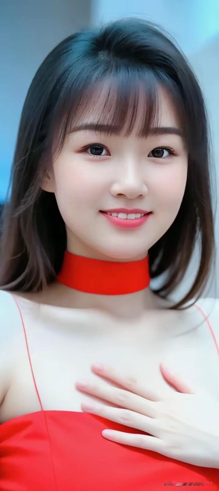 塞鸿秋·红妆柔眸含笑春容俏，朱缨轻绕香肩妙。青丝齐整眉痕巧，嫣然一抹风华耀