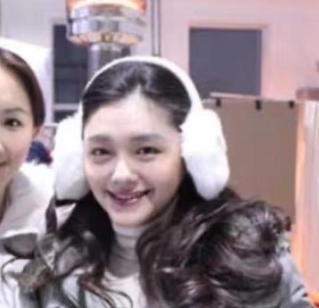 大S在台北商场又给所有人上了一课。谁能想到，半小时的活动，她硬是拖到五十分钟，