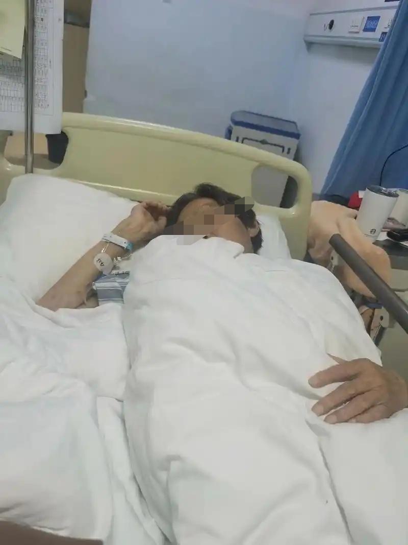 重庆，一男子73岁的老母亲，每月退休金3800多，母亲4年时间，3次在银行买了7