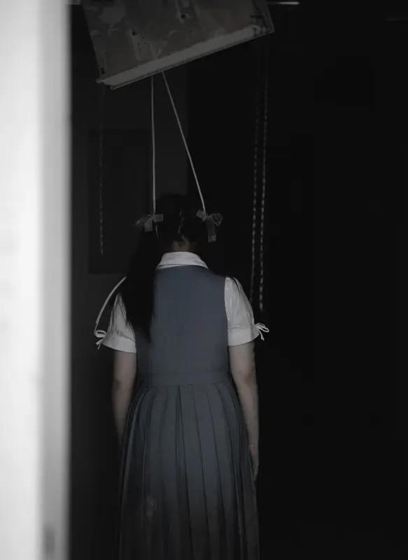 29岁美女NPC扮吊死鬼惨死！玩家竟以为是表演：最恐怖的不是剧情，是人性冷漠