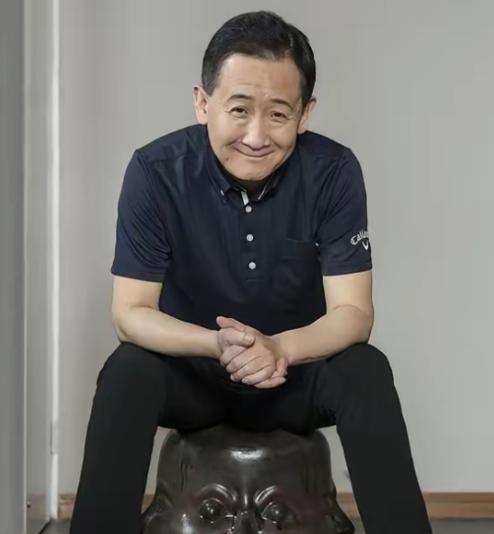 演员梁天和妻子孙凤英，辛苦培养儿子20年，2010年儿子以600多分考上北大英语