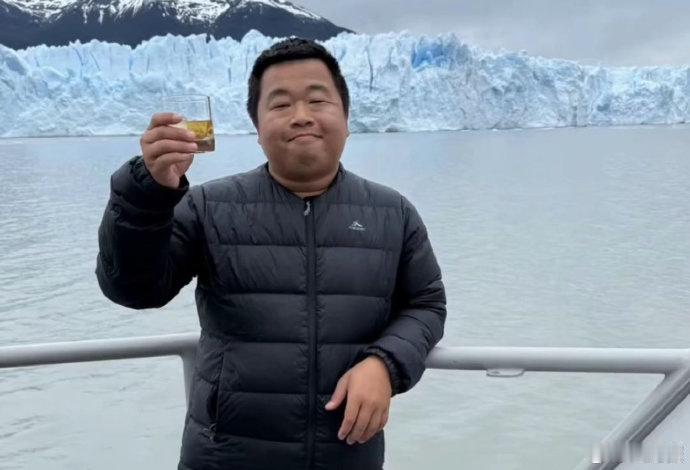 知名游戏、旅游博主蓝战非在南非遭中国人绑架，经历惊魂一夜，其自述发布后引爆热搜。