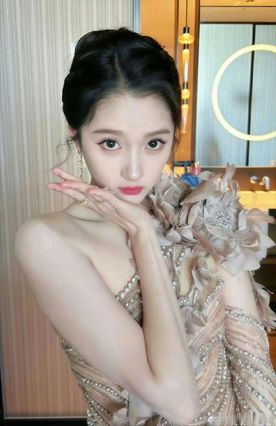 关晓彤姐姐美疯我！｜关晓彤​​​