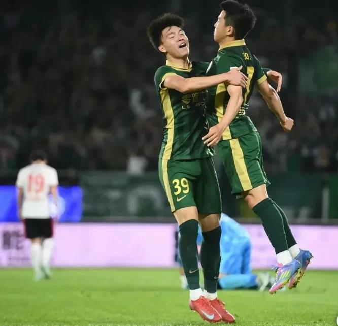 彻底蜕变！王钰栋今年经历了U20国青亚洲杯的历练，虽然惨遭淘汰，但是也得到了锤炼