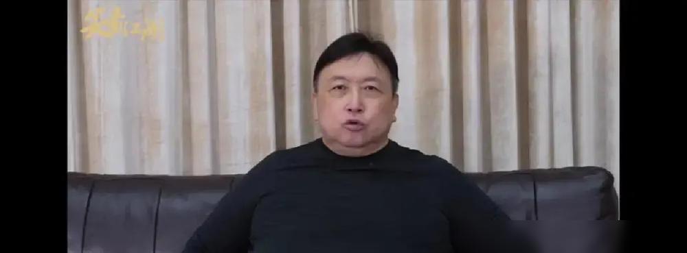 第23届金像奖颁奖夜，刘德华拿影帝的瞬间，台下一半人拍桌子骂“不公”！别信网