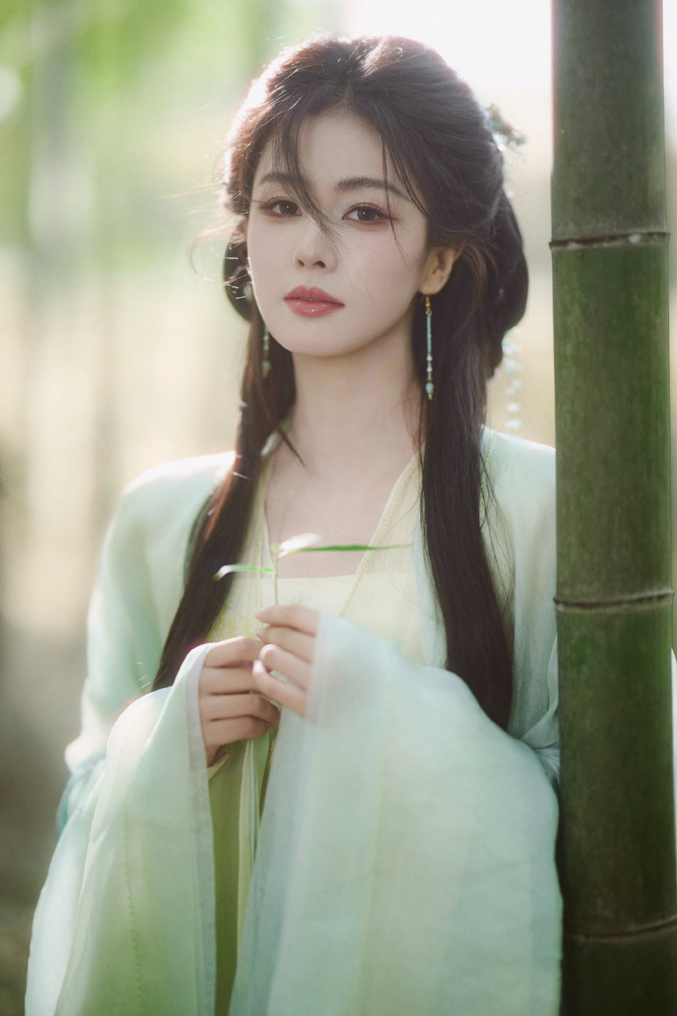 白鹿跨年造型来啦，是我们花如月！！！期待白鹿唱的《临江仙》