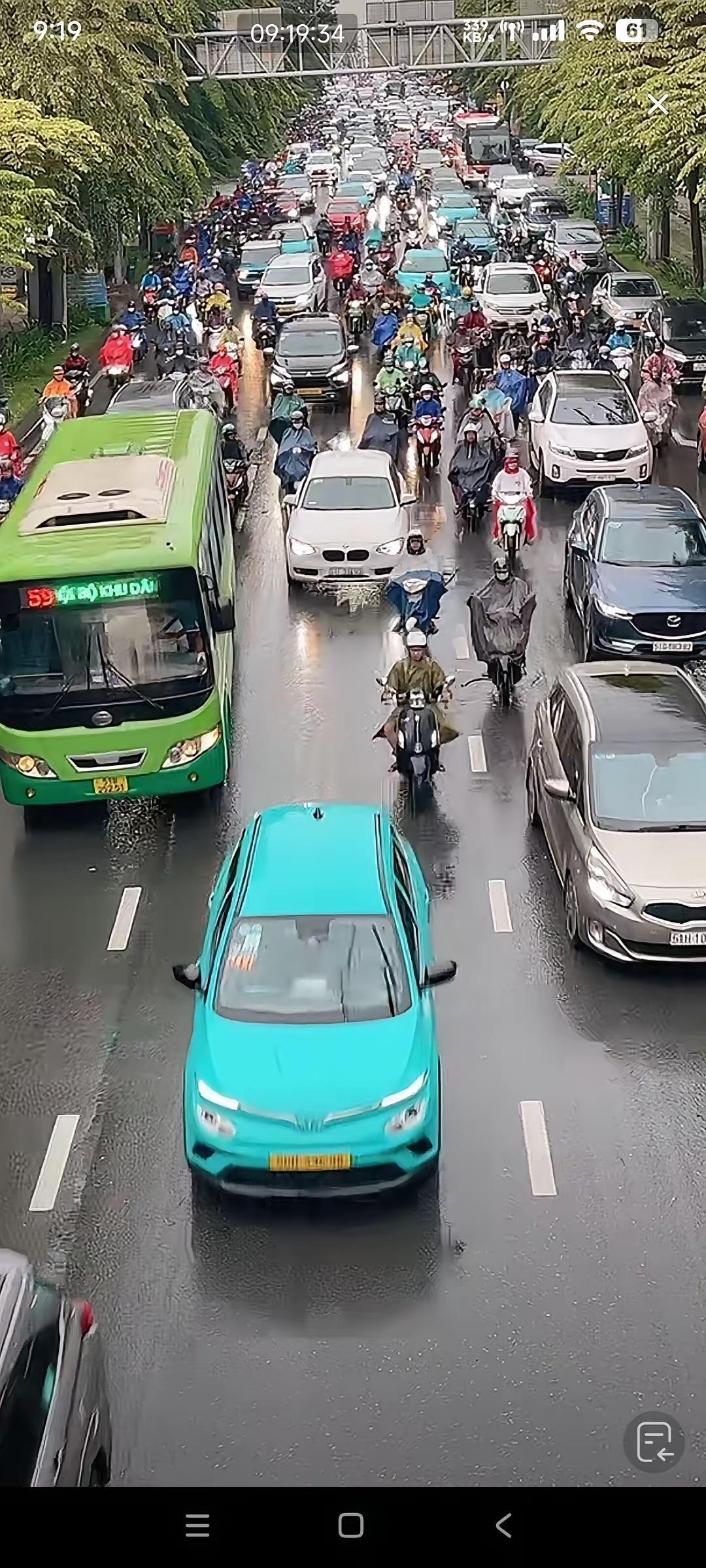 这是网友在胡志明市拍的，越南的工业制造实力真的有这么强吗？在胡志明市，越南自己