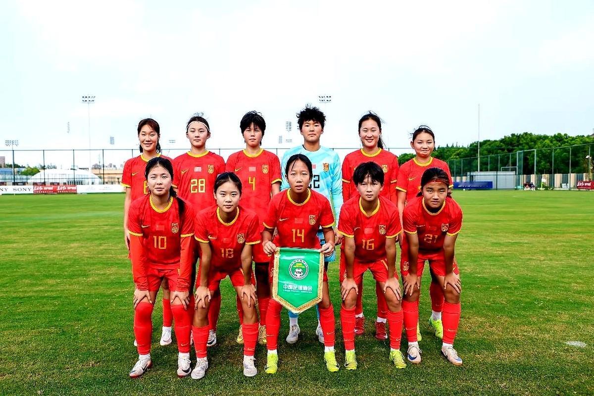 连轰11球！中国U17女足踢疯了，但懂球的却捏了一把汗。5比0，6比0。两场