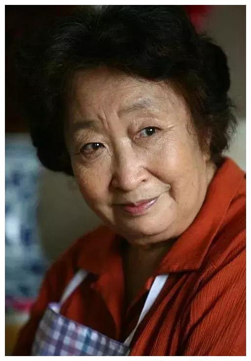 半路夫妻是不是贼？彭玉用一辈子给出了答案人走了，账还清着，这才是真体面。老艺术家彭玉93岁离世，留下