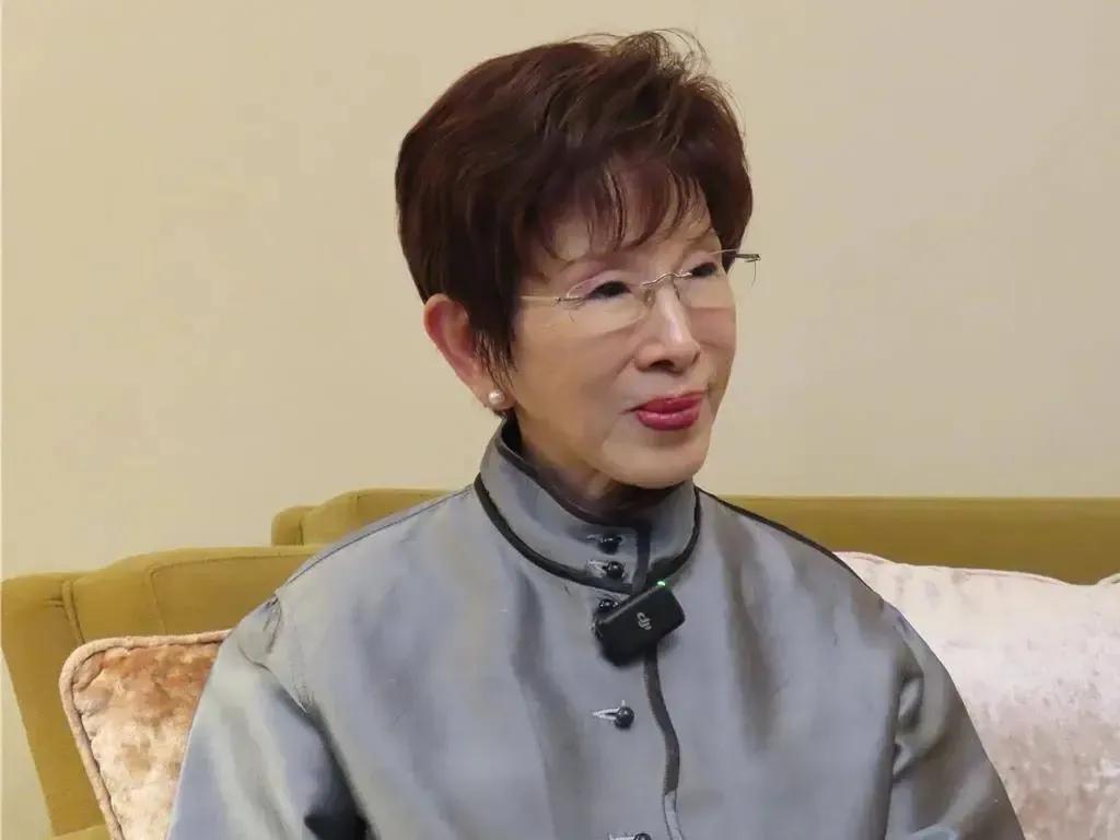 洪秀柱不要没事就来大陆秀自己是统派，可对国民党在岛内面临被团灭的危机却视而不见。