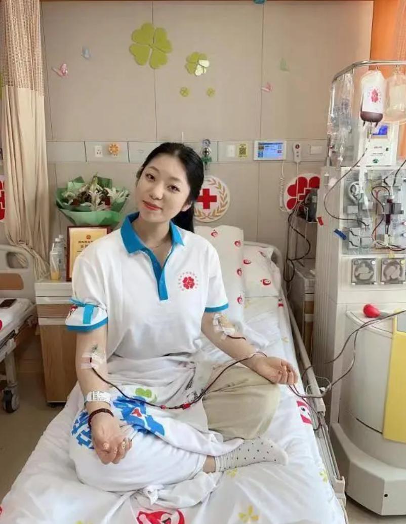 杭州21岁实习女孩请假捐骨髓，老板看完申请当场转正，全公司直呼太暖心杭州一名