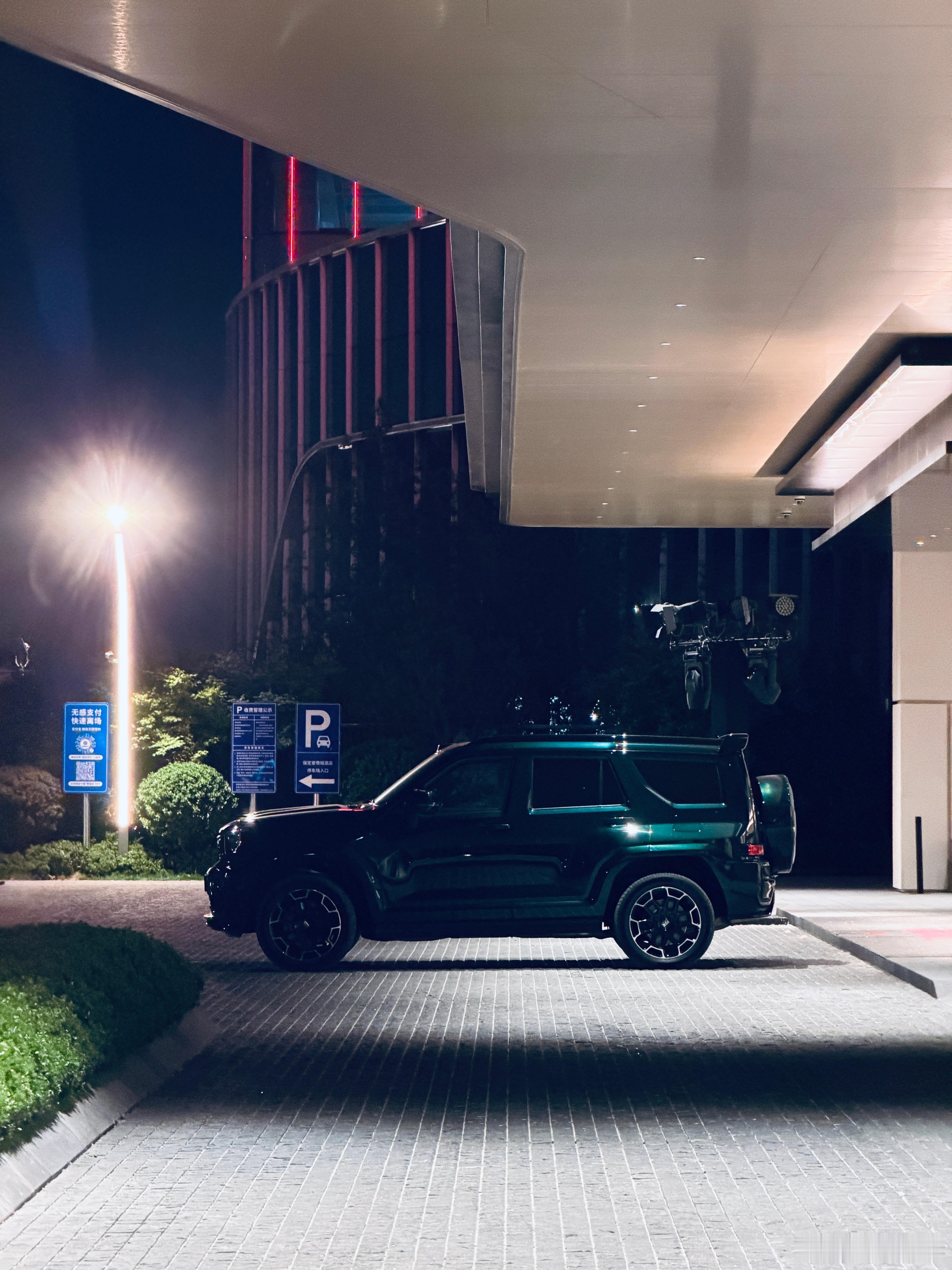 全新坦克700上市价格42.8万起但是我强烈建议不差钱的老板们喜欢出去玩的直接买