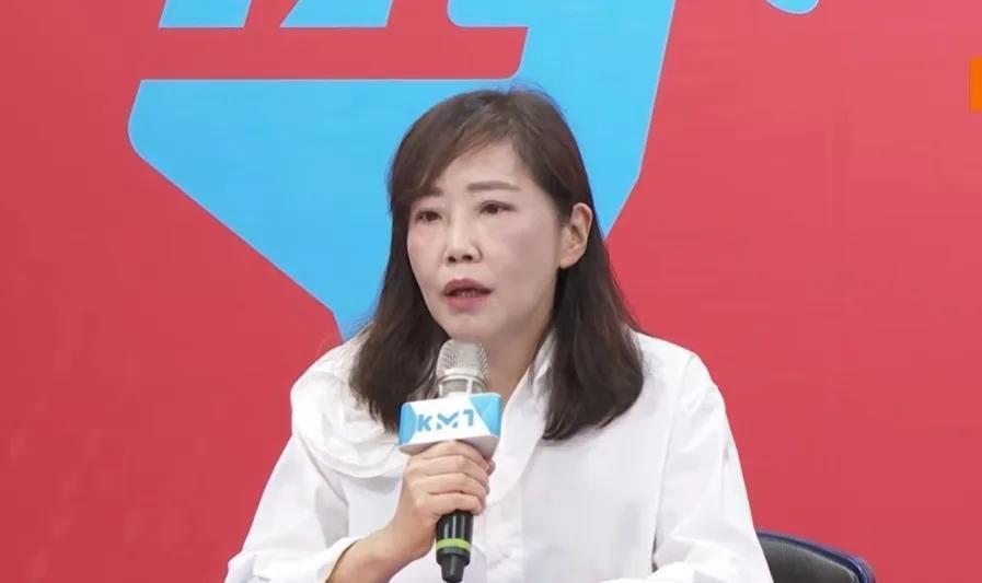 国民党文传会主委尹乃菁第一时间站出来回应季麟连的讲话。尹乃菁称，知道季麟连今天要