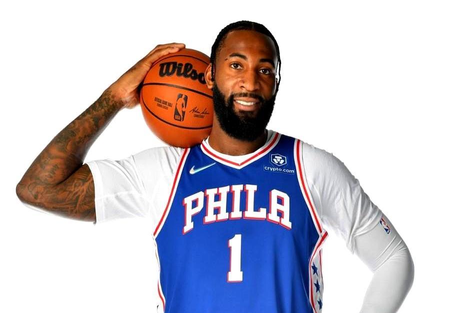 NBA历史进攻篮板榜，现役球员没人能进前10。摩西·马龙合并ABA数据后总