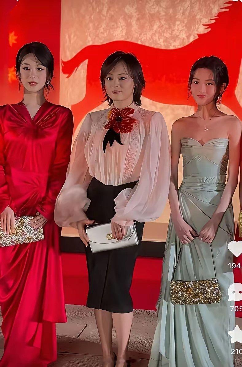 我看以后谁还敢说杨紫普的，这美貌还不够突出吗？