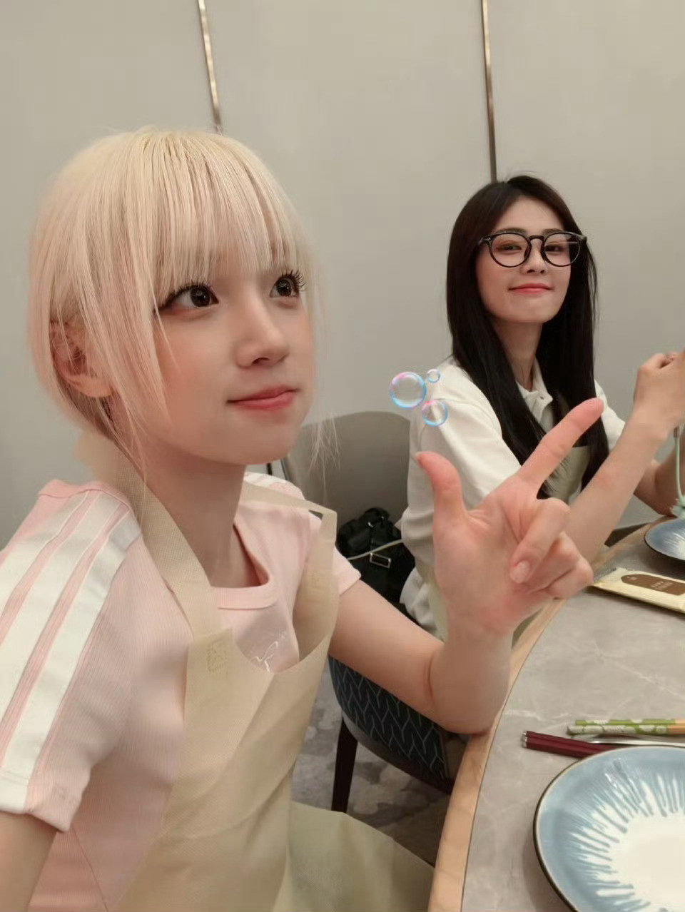 宋雨琦晒白鹿买的T恤女孩子就是这个世界上最美好的存在​​​
