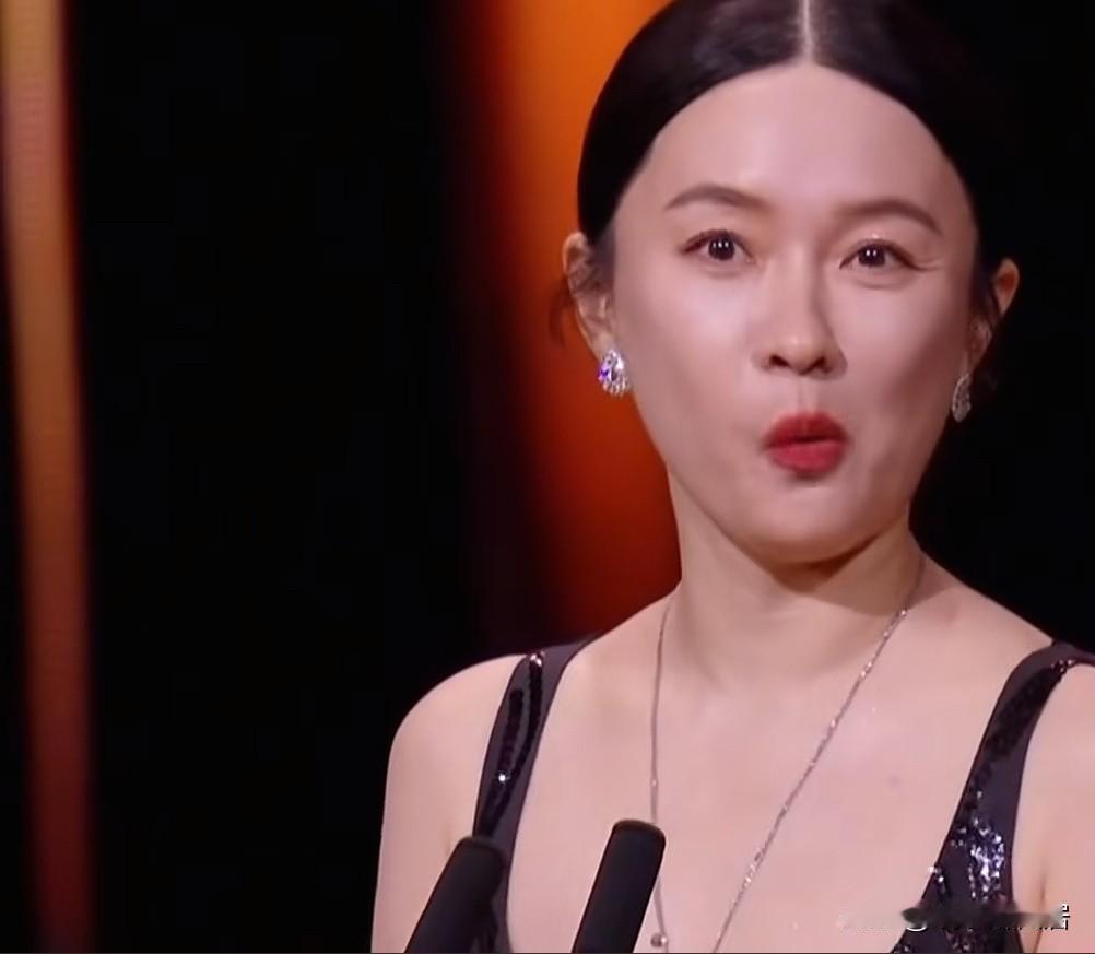 发现一个事那就是女人无论是大明星还是普通人，只要你长时间在家带娃，你越来越上不得