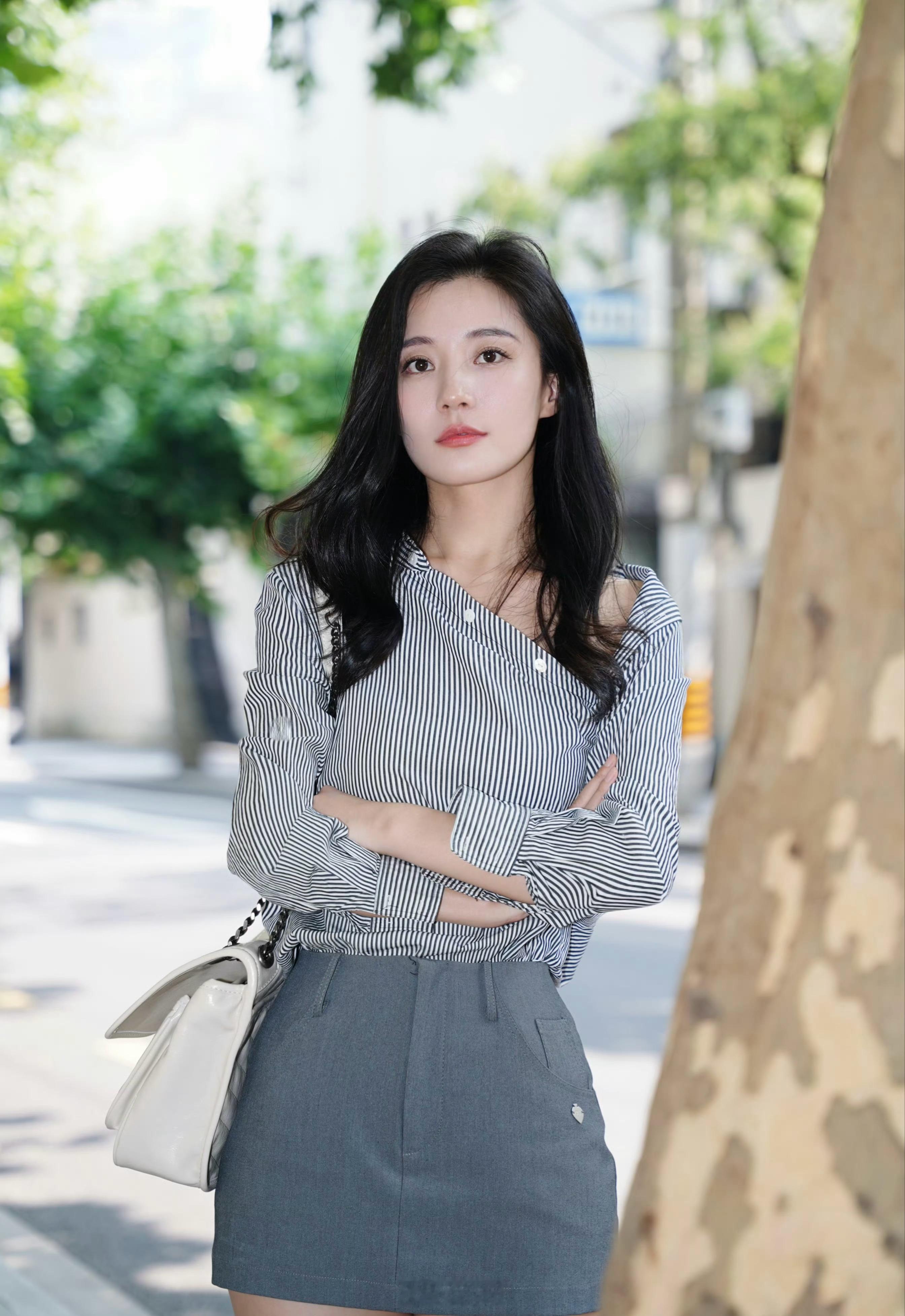 条纹衫拍出来有点日系的味道～​​​